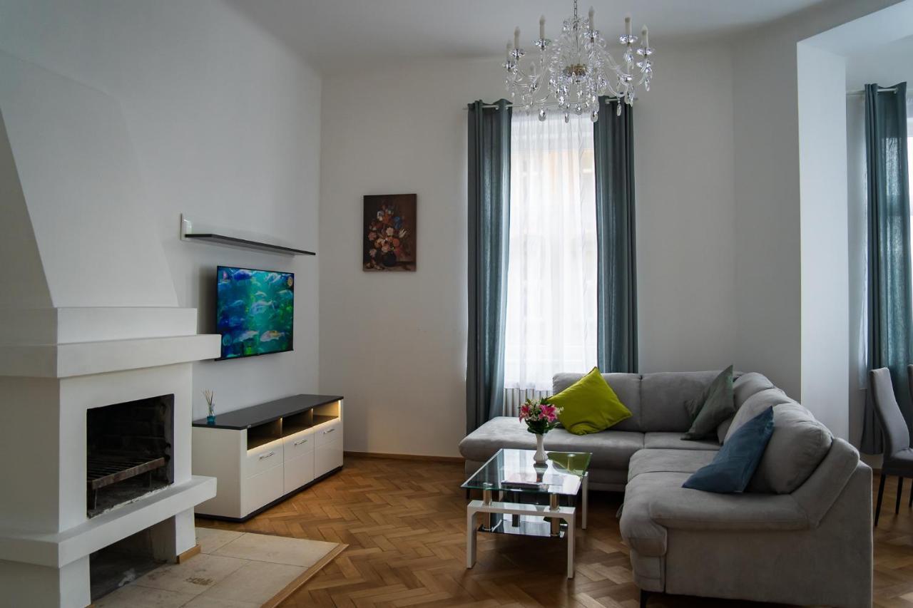 Top Class Apartments In Carlsbad Bulharska Street การ์โลวีวารี ภายนอก รูปภาพ