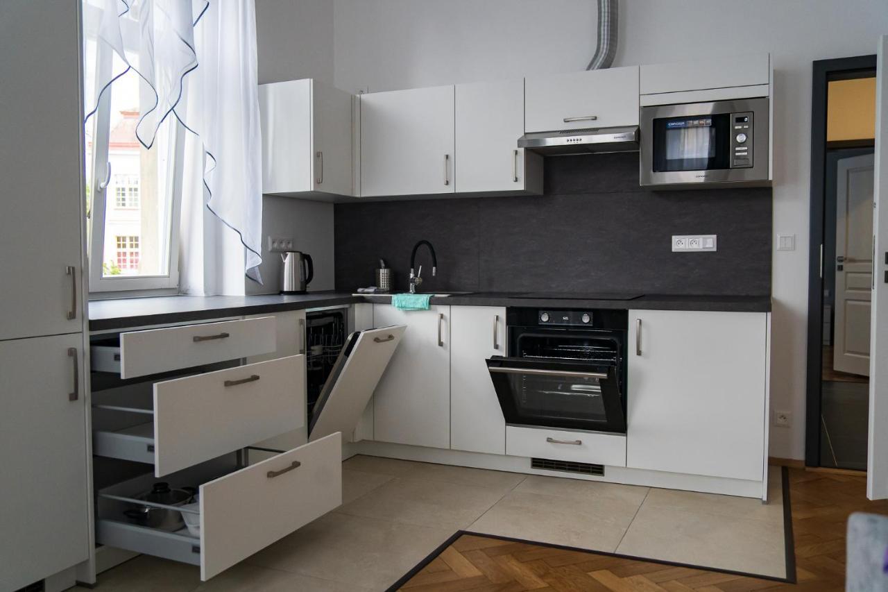 Top Class Apartments In Carlsbad Bulharska Street การ์โลวีวารี ภายนอก รูปภาพ