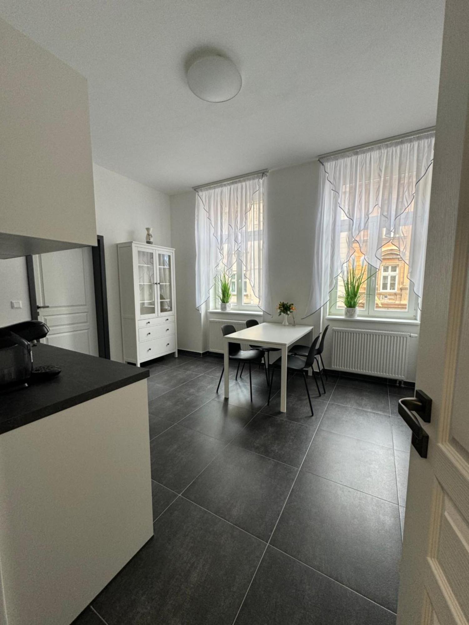 Top Class Apartments In Carlsbad Bulharska Street การ์โลวีวารี ภายนอก รูปภาพ